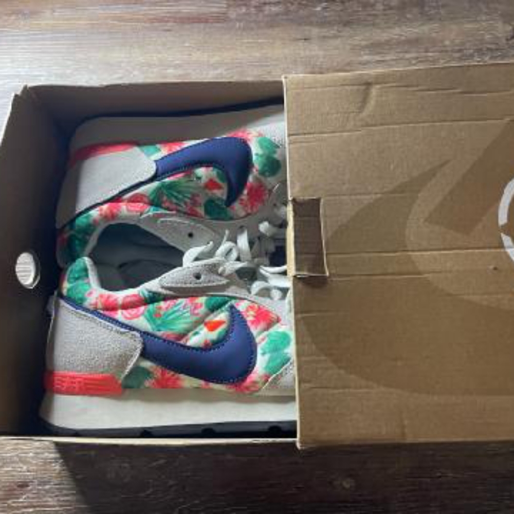 Nike venture runner